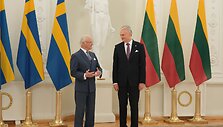 Karlas XVI Gustavas, Gitanas Nausėda 