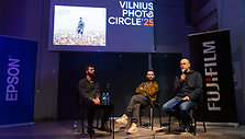 PhotoCircle'25 diskusija: karo fotografija &bdquo;TikTok&ldquo; laikais