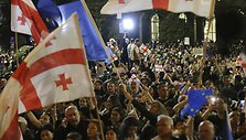 Protestai Sakartvelo sostinėje prie&scaron; &bdquo;užsienio agentų&ldquo; įstatymą