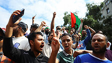 Protestuotojų džiaugsmas po Banglade&scaron;o premjerės atsistatydinimo