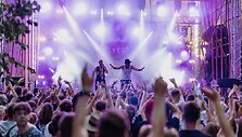 Uostamiestyje &bdquo;&Scaron;vyturys BHouse&ldquo; erdvėje o&scaron;ė skonių ir muzikos jūra: į Aludarių dienos festivalį susirinko tūkstančiai