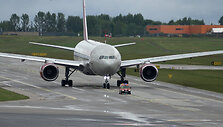 Omni Boeing 777 taxiway 2025 05 24.00_00_37_14.Still001