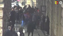 siurpa-keliantys-vaizdai-cekijos-policija-pasidalino-sturmo-vaizdais-per-zudynes-universitete