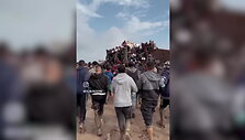 tukstanciai-palestinieciu-bando-gauti-miltu-is-pagalbos-sunkvezimio