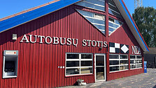 Nidos autobusų stoties fasadas