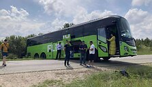 Autobusas nuvažiavo nuo kelio