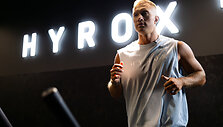 Nuo pasiruo&scaron;imo GYM+ iki HYROX varžybų Var&scaron;uvoje: prasideda dar vienas Tomo Michnevičiaus i&scaron;&scaron;ūkis