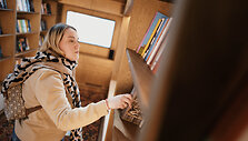 Bibliobusas i&scaron; vidaus