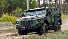 &Scaron;armuotoji transporto priemonė Varta 2 APC. Ukrainian Armor nuotr.