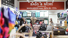&bdquo;Outlet Park&ldquo; įsikūrusi &bdquo;Bags & More&ldquo; &ndash; atsinaujino: tokių pokyčių nerasite kitose &scaron;io tinklo parduotuvėse 
