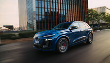 Pirmą kartą &bdquo;Audi&ldquo; elektromobilių kainos prilygsta modelių su vidaus degimo varikliais kainoms