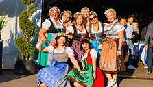 Kauno &bdquo;Oktoberfeste&ldquo; &ndash; ne tik bavari&scaron;kos linksmybės, bet ir konkursas: pasipuo&scaron;usių laukia staigmenos