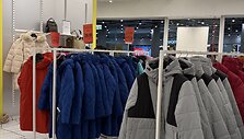 &bdquo;Vilnius Outlet&ldquo; įsikūręs &bdquo;Membershop&ldquo; kviečia vieną striukę i&scaron;sirinkti visiems laisvalaikio pomėgiams: ką rekomenduoja &scaron;altajam sezonui? 