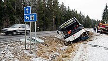 Autobusas griovyje