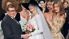 Prancūzų dizaineris Yves Saint Laurent`as ir Claudia Schiffer