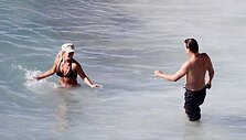 Britney Spears atostogos Karibų salose