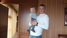 Su savo mažiausiuoju trečiuoju sūneliu Aretuku mylimuku.