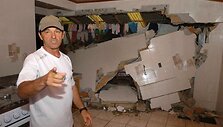 Per Brazilijos pietuose esančią Santa Catarinos valstiją niokojančius potvynius jau žuvo mažiausiai 45 žmonės, daugiau nei 22 tūkst. buvo priversti palikti savo namus, prane&scaron;a BBC.