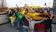 Lietuvos futbolo rinktinės sirgaliai prie&scaron; rungtynes Paryžiuje