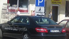 Kelmės neigalusis su Mercedes Benz