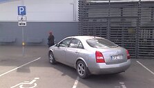 Fotopolicija. Skersas Nissan'as.