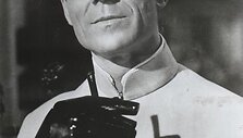 Dr. Ne, aktorius Josephas Wisemanas