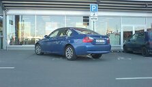Fotopolicija: BMW prie &bdquo;Banginio&ldquo; prekybos centro