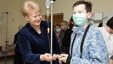 Prezidentė su ligoniukais