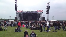 Var&scaron;uva, belaukiant AC/DC