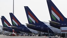 Aviakompanijos &bdquo;Malev&ldquo; lėktuvai nebekyla nuo žemės.