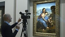 Leonardo da Vinci &scaron;edevras &bdquo;&Scaron;v. Ona su Madona ir kūdikėliu Jėzumi&ldquo; Luvro muziejuje