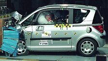 Kuo automobilis mažesnis, tuo didesnė tikimybė, kad jo keleiviai patirs sunkių sužalojimų.