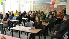 Pedagogikos biblioteka matė visokią istoriją &ndash; dėl avarinio stogo teko knygų lentynas slėpti po polietilenu, perkraustyti į laikiną salę, o vakar oficialiai atverstas naujos jos gyvenimo puslapis.