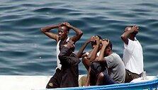 Kartais į nelaisvę patenka ir patys Somalio piratai.