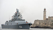 Rusijos fregata &bdquo;Admiral Gor&scaron;kov&ldquo; įplaukia į Havanos uostą 2024 m. birželio 12 d.
