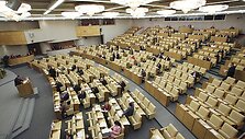 Protestuojantys Rusijos parlamentarai i&scaron;ėjo i&scaron; salės &ndash; ji i&scaron;tu&scaron;tėjo.