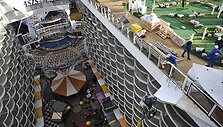 &bdquo;Oasis of the Seas&ldquo; turi &scaron;e&scaron;iolika denių.
