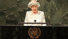Karalienė Elizabeth II JT tribūnoje