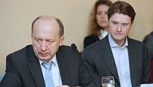 Premjeras Andrius Kubilius teigia, kad Mykolas Majauskas (kairėje) turi jo įgaliojimus veikti.