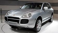 &bdquo;Porsche Cayenne&ldquo;, kaip ir kiti &scaron;ios kompanijos automobiliai, iki &scaron;iol buvo varomi tik benzinu.