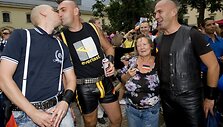 Gėjų parado Prahoje dalyviai