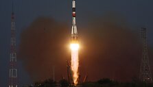 Rusijos krovininio kosminio laivo &bdquo;Progress M-12M&ldquo; startas