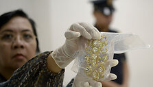 Ilgai slėptos Imeldos Marcos brangenybės