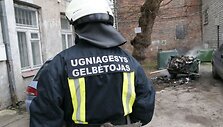 Ugniagesiai skubėjo mal&scaron;inti Vingio gatvėje kilusio gaisro