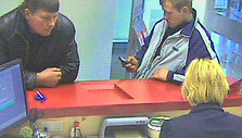 Policija pra&scaron;o atpažinti &scaron;iuos vyri&scaron;kius