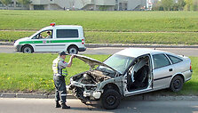 Gatvėje pamestas automobilis