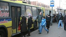 Po pirmųjų bandymų vasaros pabaigoje įra&scaron;ytu balsu skelbti stotelių pavadinimus iki &scaron;iol tvyro tyla.