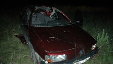 Sudužęs automobilis.