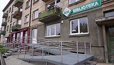 Po kapitalinio remonto &bdquo;Saulėtekio&ldquo; bibliotekoje atsirado įėjimas i&scaron; gatvės pusės. 
