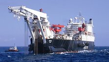 Didžiausias pasaulyje vamzdyno tiesimo laivas &bdquo;Solitaire&ldquo; pratęs &bdquo;Nord Stream&ldquo; statybas Suomijos vandenyse.